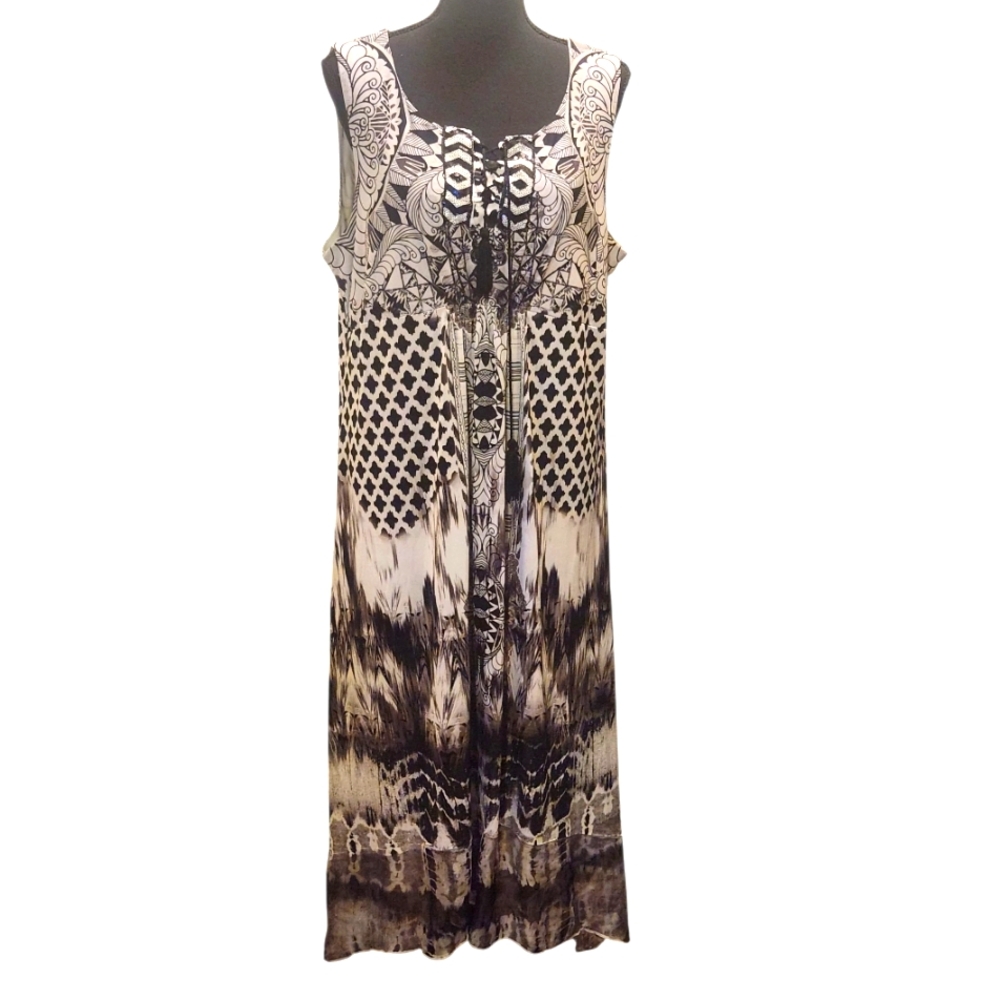 One World Black and White Sleeveless Maxi Dress